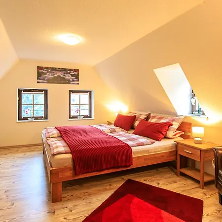 Sissi - Wellness-paradies In Ruhiger Lage Mit Whirlpool Und Sauna Großschönau