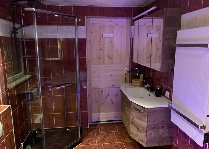 Sissi - Wellness-paradies In Ruhiger Lage Mit Whirlpool Und Sauna غروسشوناو